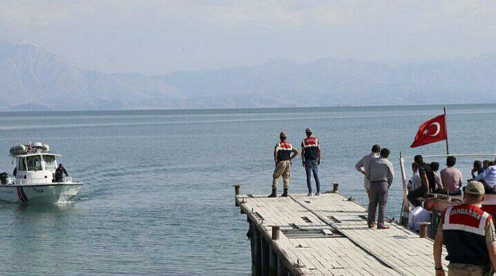 حدود ۶۰ پناهجویان از جمله ۵ ایرانی در دریای وان ترکیه غرق شدند