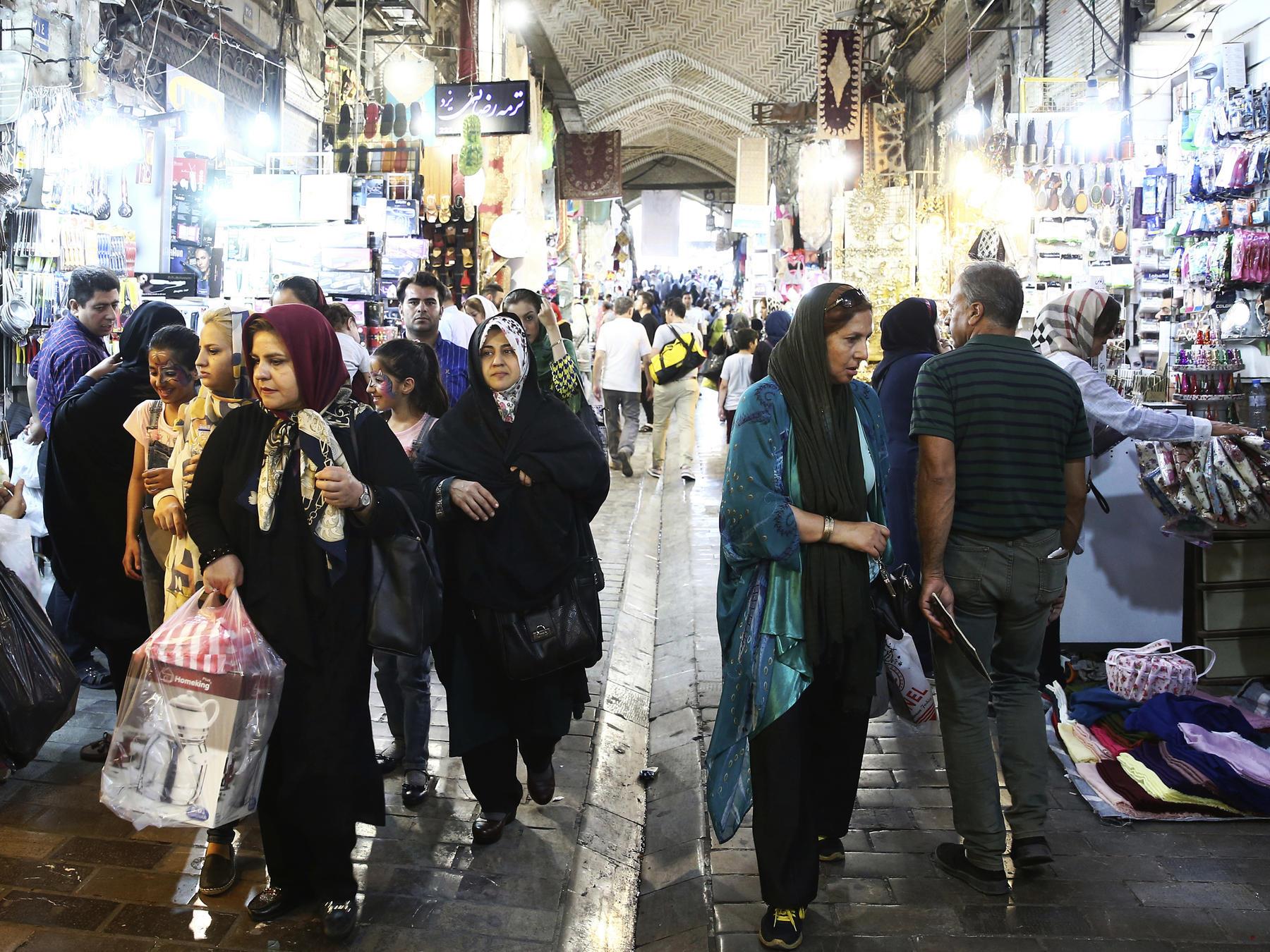 کرونا و تحریم با اقتصاد ایران چه کردند؟