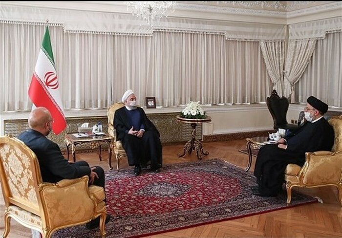 روحانی: همکاری سه قوه حل مشکلات را تسریع می کند