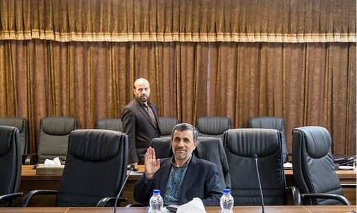 مجمع تشخیص مصلحت نظام حکم اخراج احمدی نژاد را صادر می‌کند؟