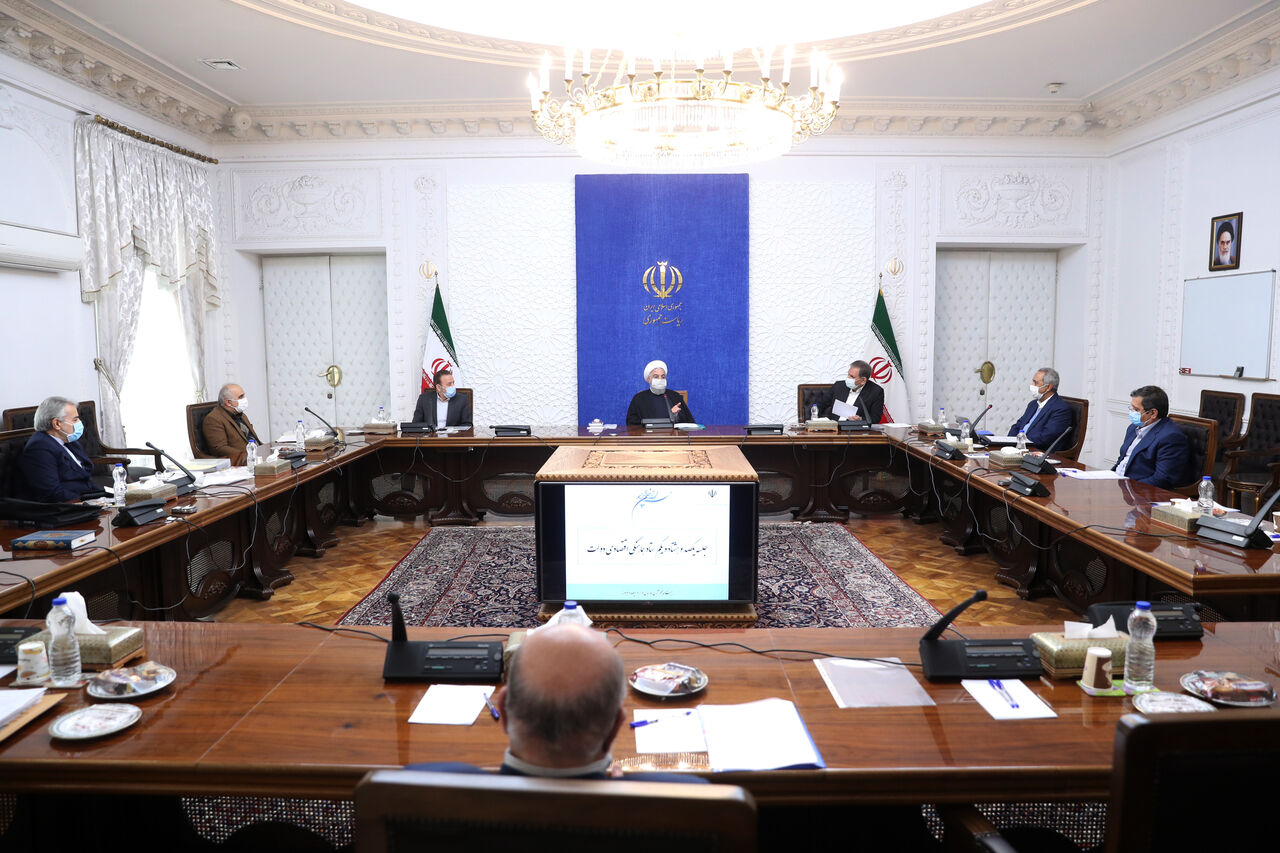 روحانی: هدف اصلی بودجه ۱۴۰۰ کاهش تصدی‌گری‌ دولت و قطع وابستگی مستقیم بودجه به نفت است