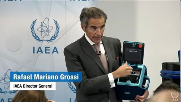 گروسی با نمایش دوربین‌های مورد استفاده آژانس در سراسر دنیا گفت: بررسی دوربین‌ها قبل از نصب حق قانونی ایران است
