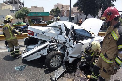 تصاویر | تصادف خونین کامیون و سمند در بزرگراه بسیج تهران