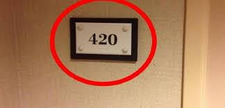 اتاق شماره 420