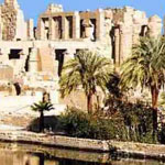 سفر هیجان انگیز به بناهای باستانی دنیا