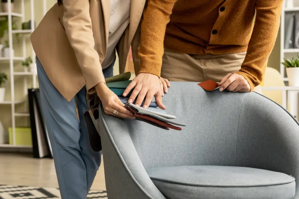 انتخاب پارچه مناسب برای تعمیر مبل