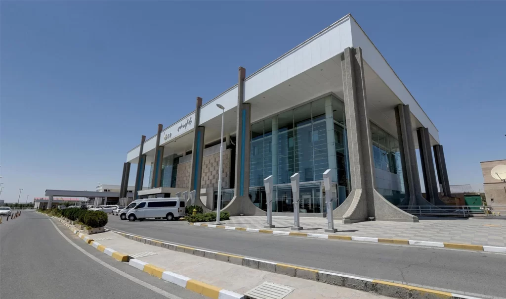 IKIA CIP Lounge - شرکت ونوس شیشه