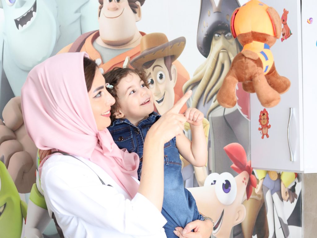 تصویر حرفهای مرتبط با سلامت کودک و خدمات دکتر سارا طالبی پور؛ معرفی رویکرد تخصصی در رشد، رفتار و تغذیه کودک ---