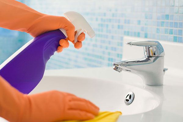 از بین بردن رسوب شیرآلات با تمیز کردن شیرآلات چه تفاوتی دارد؟